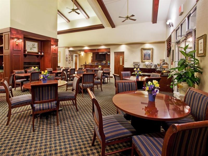 Holiday Inn Hotel And Suites Peachtree City By Ihg Екстериор снимка