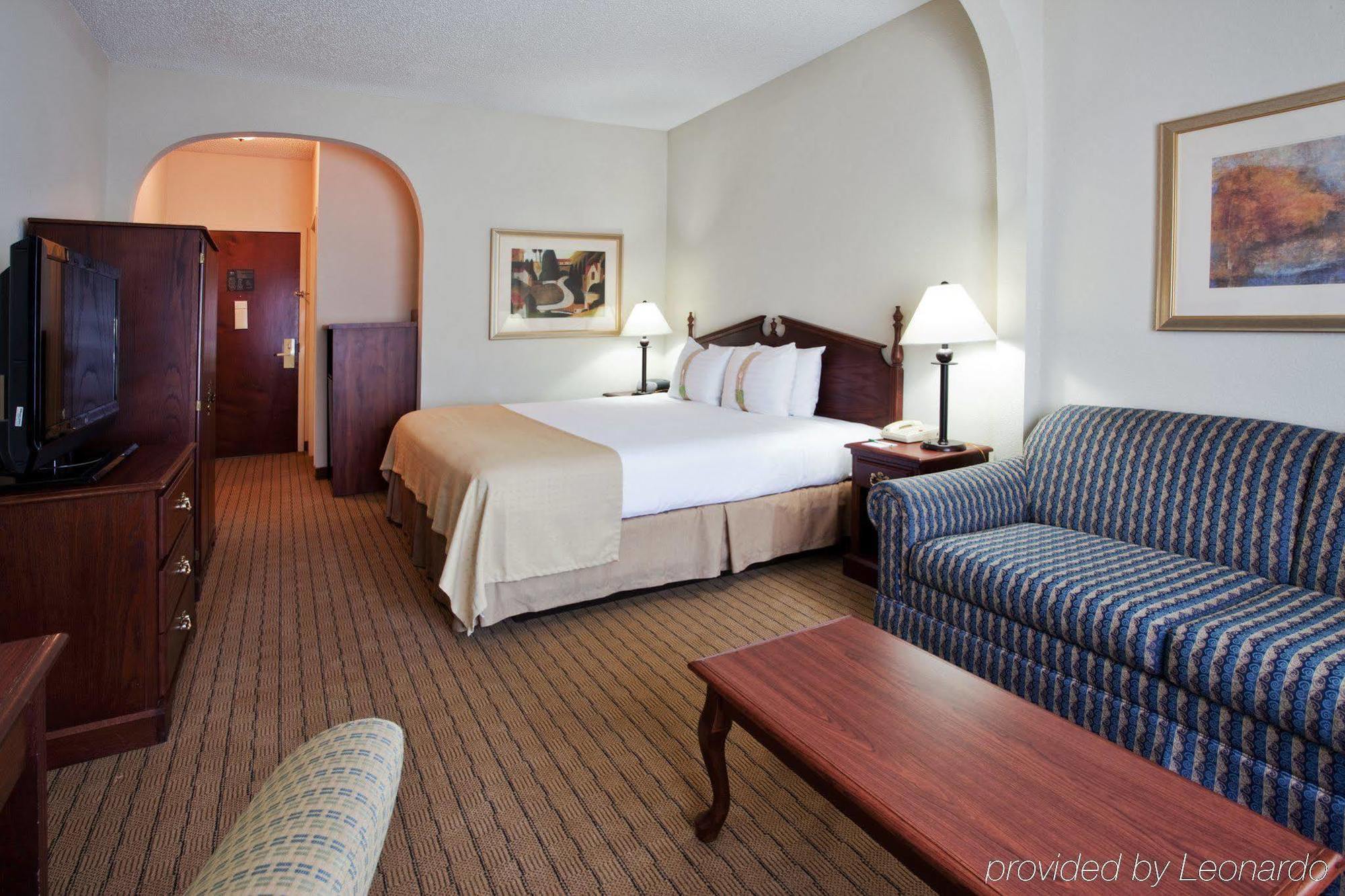 Holiday Inn Hotel And Suites Peachtree City By Ihg Стая снимка